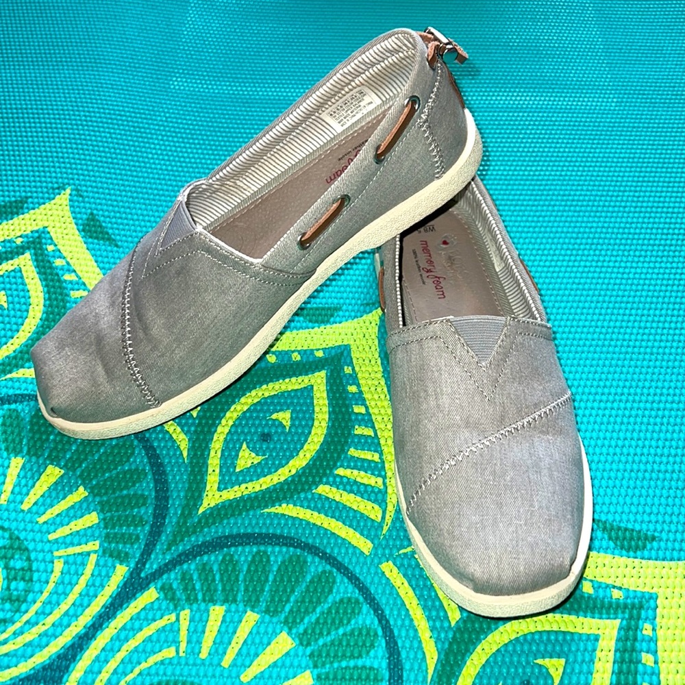 Worn only a few times Bobs by sketchers shoes womens 8.5